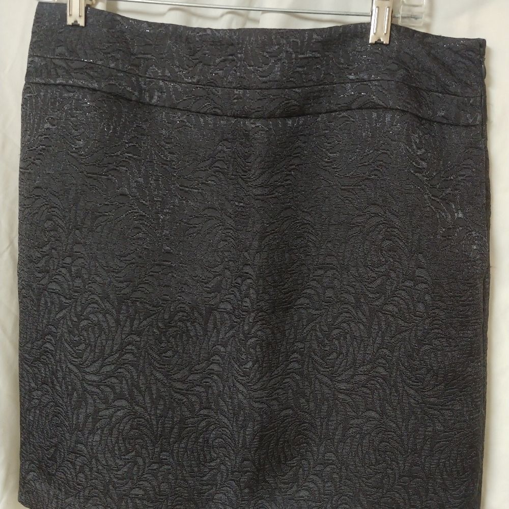 NWT Ann Taylor Loft Black floral print Pencil skirt Sz 12